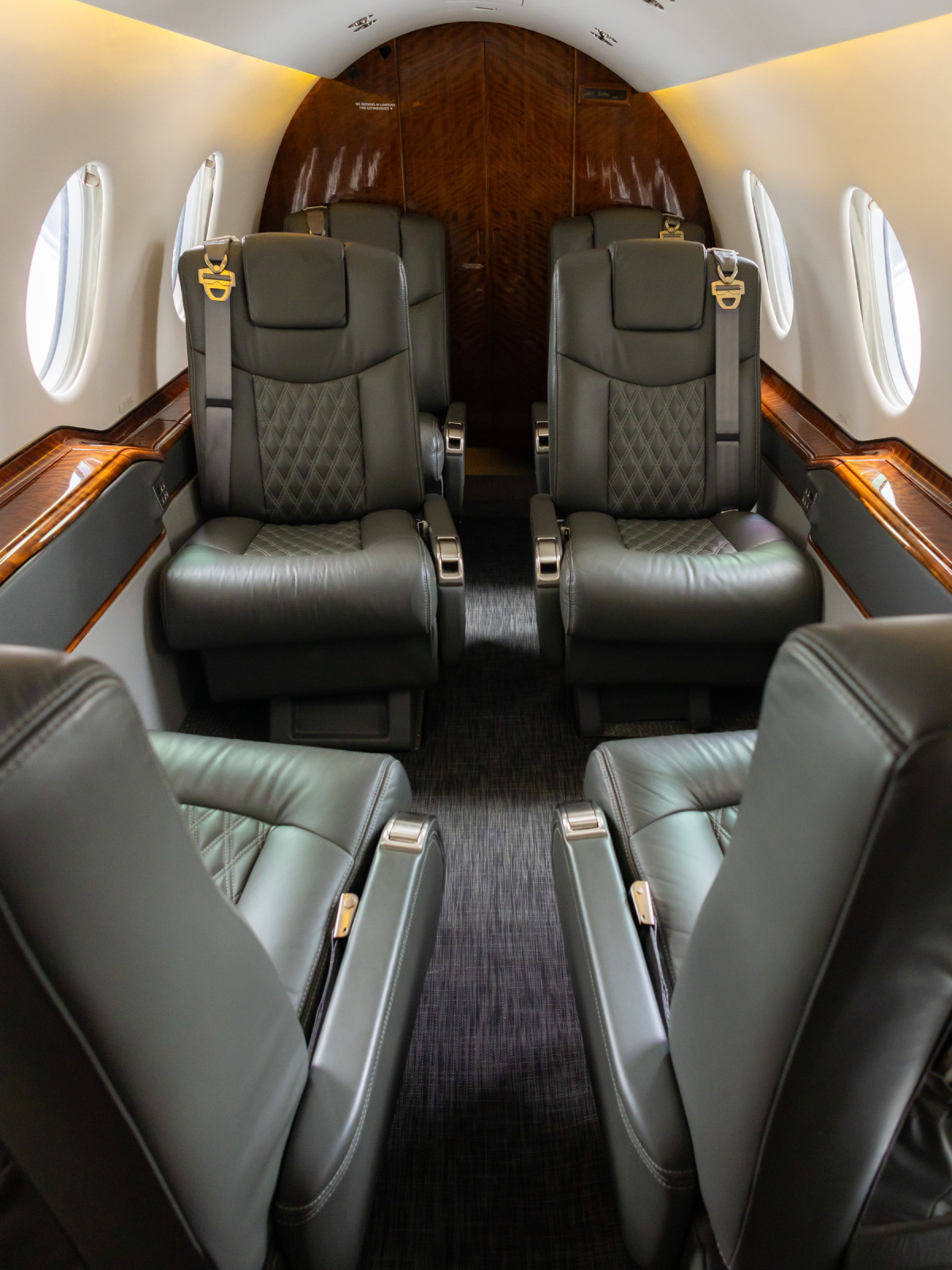 Hawker 400 XP interior