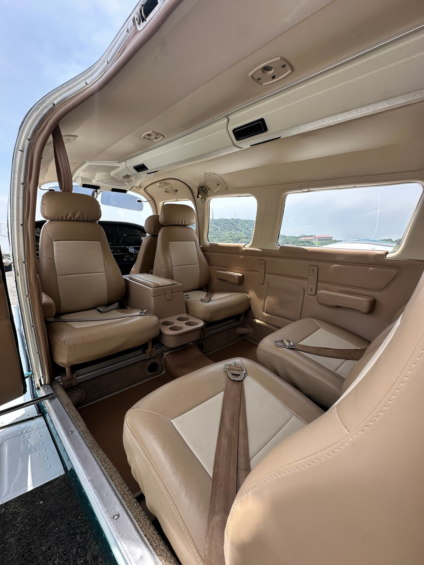 Piper Saratoga interior