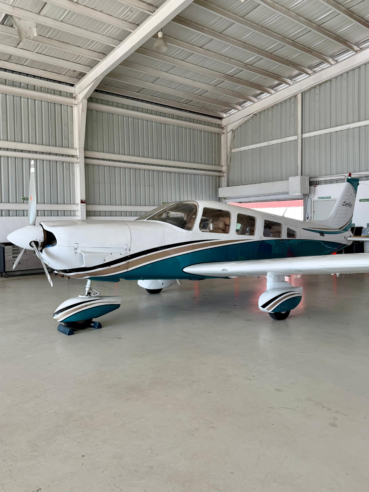 Piper Saratoga exterior